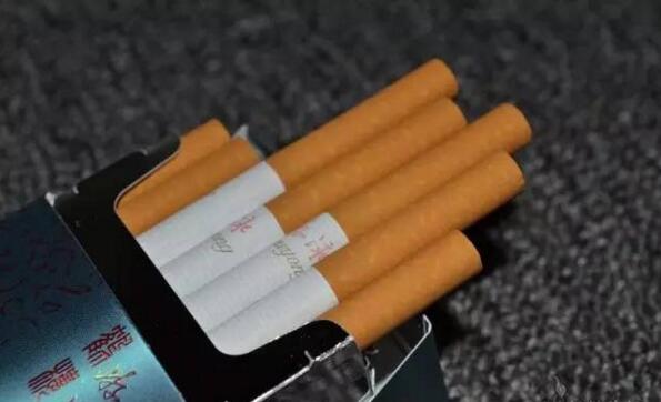 黃鶴樓游泳回歸，爺爺輩最喜愛的香煙品牌