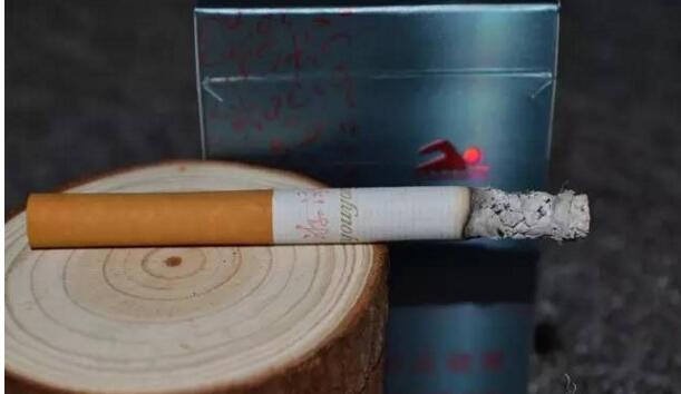 黃鶴樓游泳回歸，爺爺輩最喜愛的香煙品牌