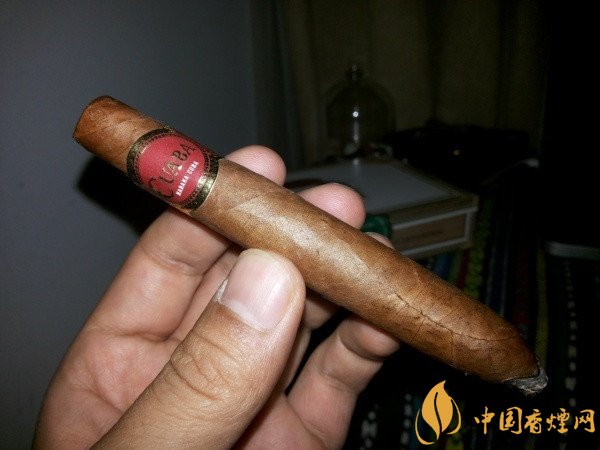 古巴雪茄煙庫(kù)阿巴慷慨好抽嗎 品味復(fù)古新潮雙尖魚雷茄
