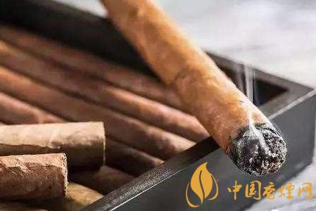 香煙和雪茄有什么不同口感 香煙和雪茄七個區(qū)別！