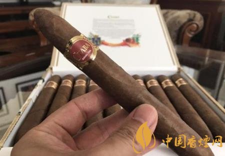 庫(kù)阿巴杰出雪茄圖片及口感品析 適合老茄客的一款雪茄！